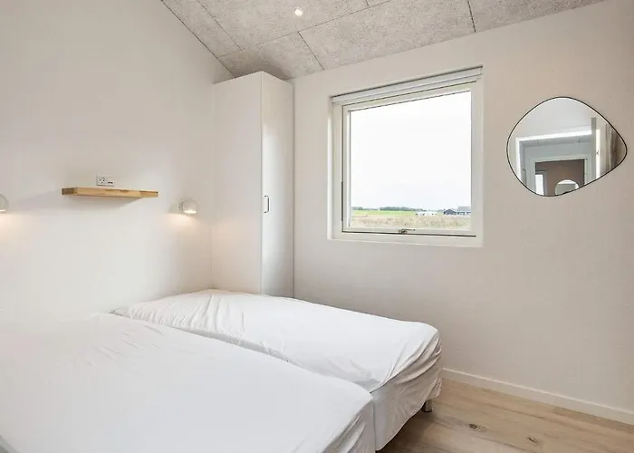 12 Person In Lokken-by Traum Løkken