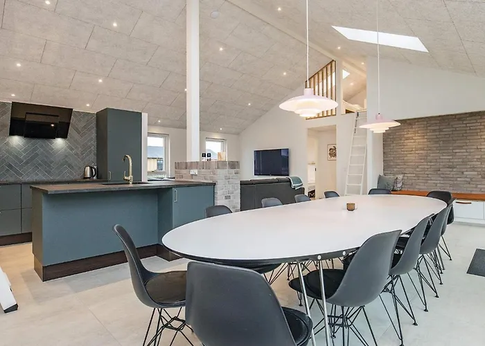 12 Person In Lokken-by Traum Nyaraló