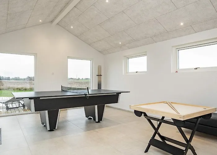 12 Person In Lokken-by Traum * Løkken