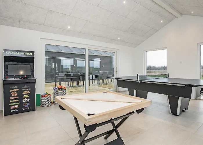 12 Person In Lokken-by Traum * Løkken