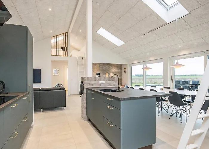 12 Person In Lokken-by Traum Løkken